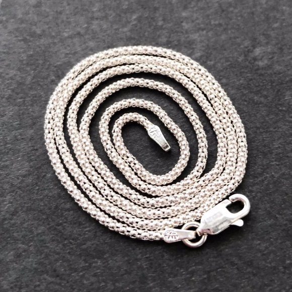 925 Sterling Silver CRESCENT MOON Natural Labradorite Crystal Pendant Necklace - Picture 8 of 9